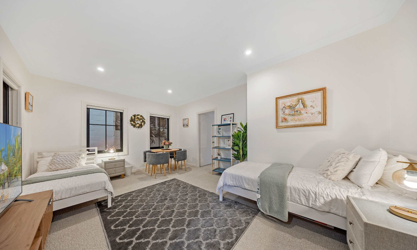 Room 5, Metawise Luxe 6 Bed Ocean View Family Home in Seaforth, Sydney
