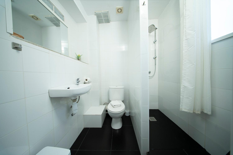 Bathroom 4, WOW! Barcelona Hostel, Barcelona