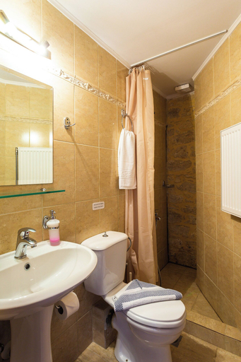 Bathroom 4, allaria, Crete
