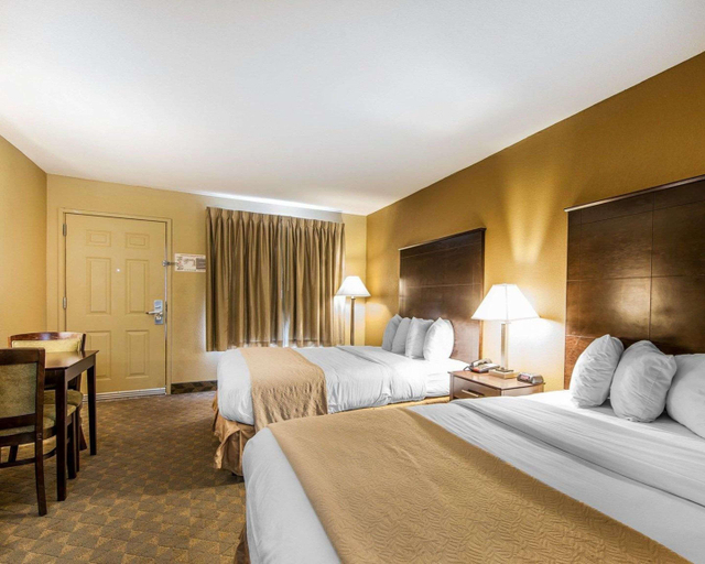 Bedroom 3, Quality Inn & Suites Bremen, Carroll