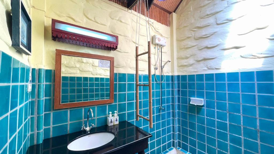 Bathroom 4