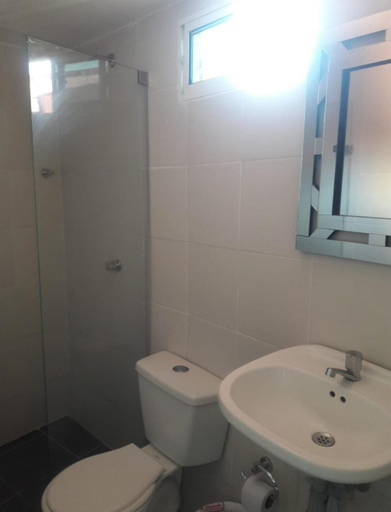 Bathroom 3, buenavista class, Barranquilla