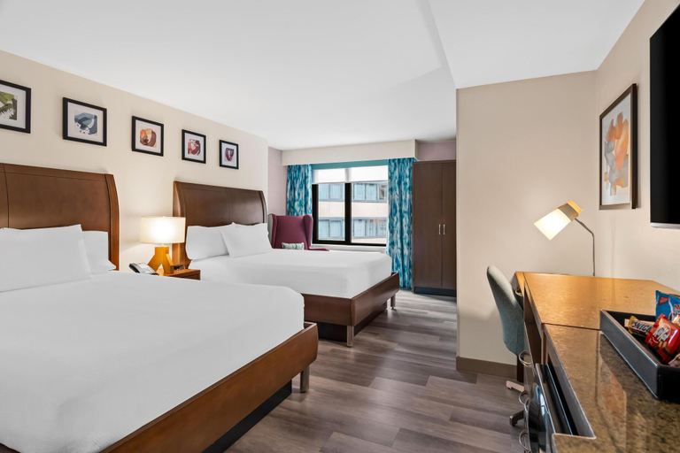 Bedroom 3, Hilton Garden Inn Chicago Downtown Riverwalk, Cook