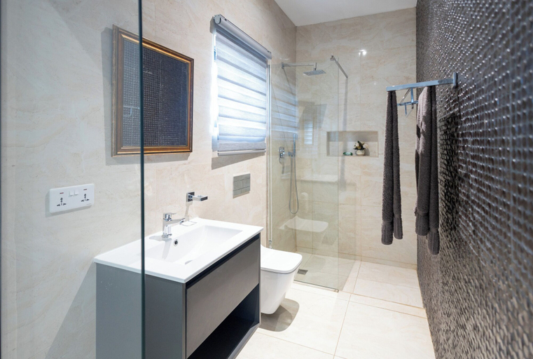 Bathroom, Tills Beach Hotel, Awutu Efutu Senya
