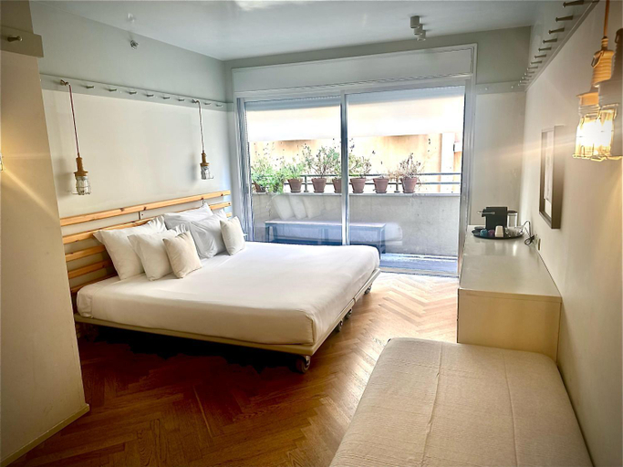 Bedroom 4, Florentin House
