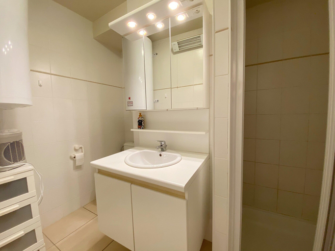 Bathroom, Apartment in Nieuwpoort by the Beach, West-Vlaanderen