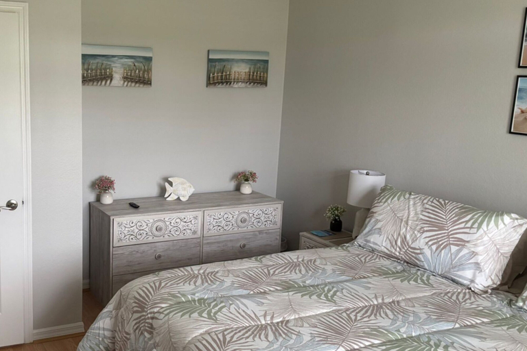 Room 3, Family Friendly - Private Pool - Sleeps 10, Lee