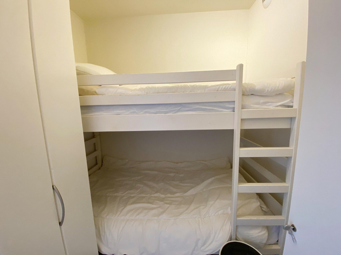 Bedroom 4, Apartment in Nieuwpoort by the Beach, West-Vlaanderen