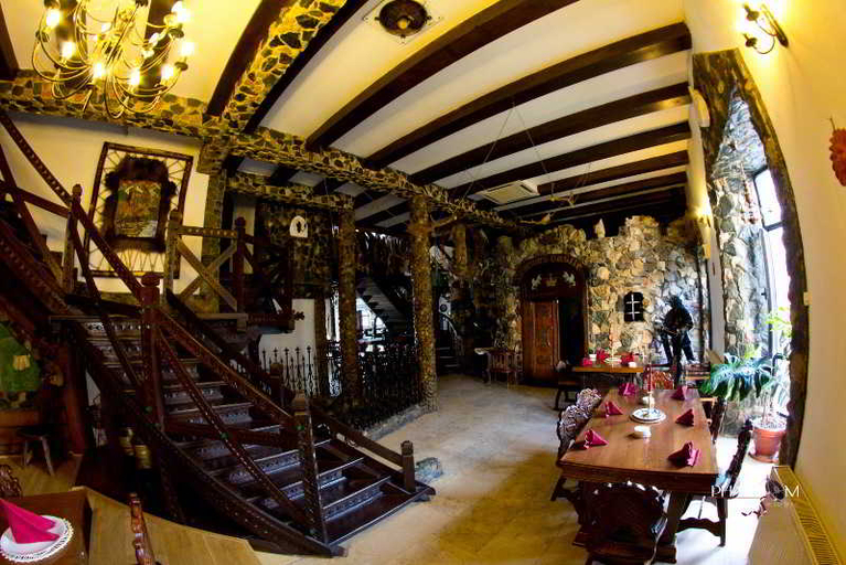 Others 5, Hunter Prince Castle & Dracula, Turda