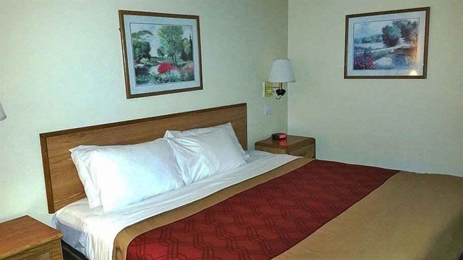 Bedroom 4, Econo Lodge Oak Grove-Blue Springs, Kansas City