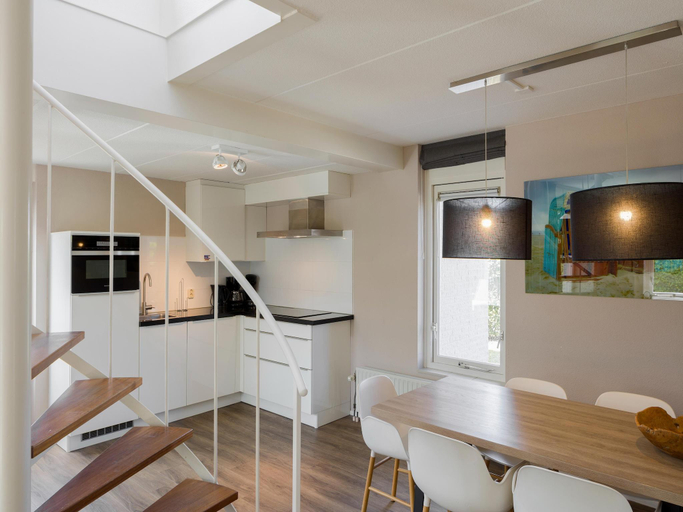 Others 4, Holiday Home w Sauna Near Beach, Noord-Beveland