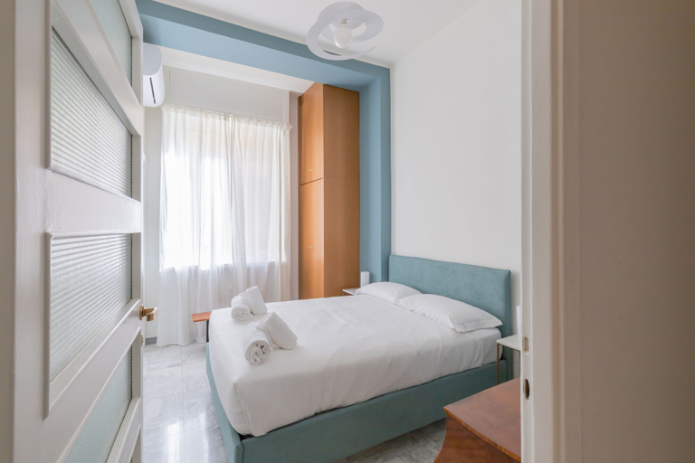 Bedroom, JOIVY Charming 2BR flat near the Duomo, Milano