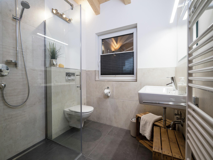 Bathroom 4, Chalet in Piesendorf near Ski Slopes, Zell am See