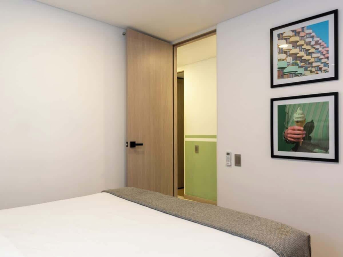 Bedroom 3, Cozy 3 BR w/ Balcony in Laureles Medellín, Medellín