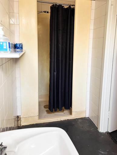 Bathroom 3, Manjimup Hotel, Manjimup