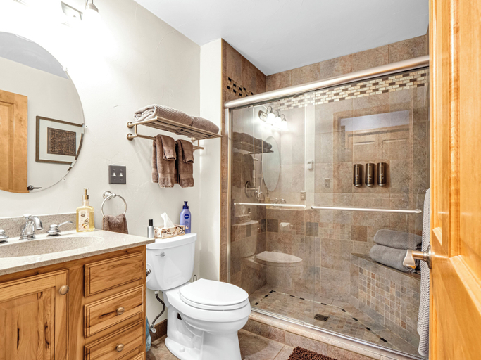 Bathroom 5, Victorian Inn Elkhart Lake Wisconsin, Sheboygan