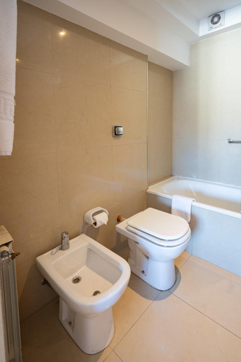 Bathroom 4, Alt Interlaken Hotel, Bariloche