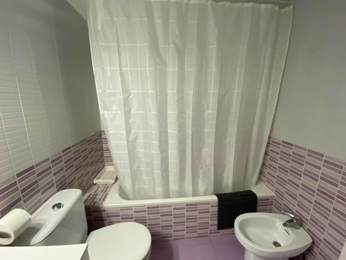 Bathroom 3, Apartment in San Fernando near Playa, Cádiz
