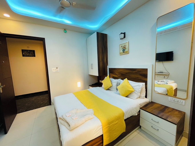 Bedroom 2, Embrace luxury Hotel & Banquet, Delhi