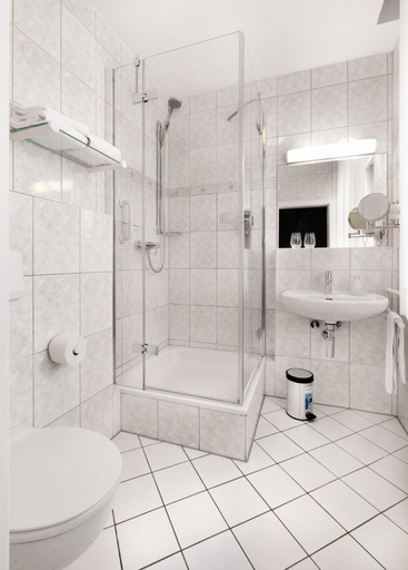 Bathroom 3, Zur Windmuhle Restaurant - Hotel, Warendorf
