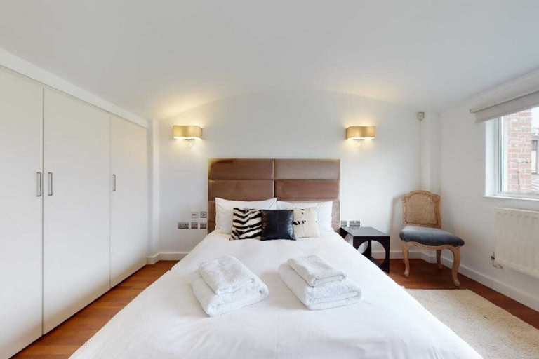 Room 3, Short let - Penthouse Apartment With West-facing Terrace, London