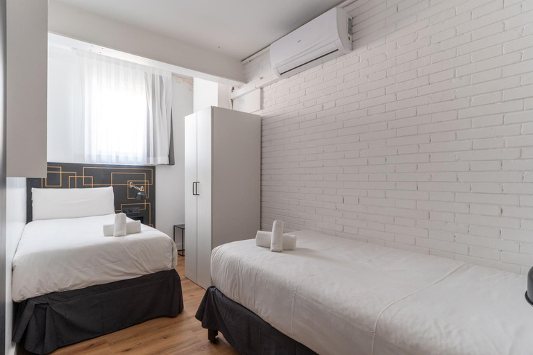 Bathroom 2, La Mare by The Streets Apartments, Barcelona