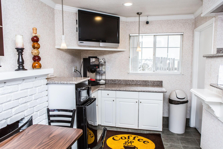 Public Area 3, Pelican Inn Monterey, Monterey