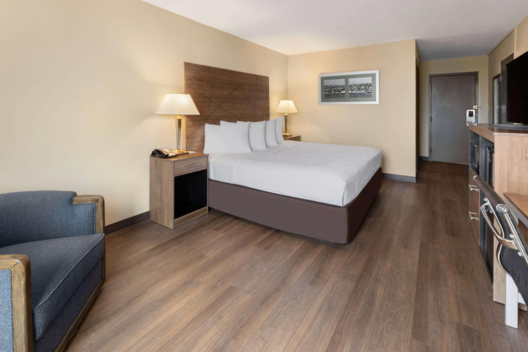 Bedroom 3, Wingate by Wyndham Troy, Oakland