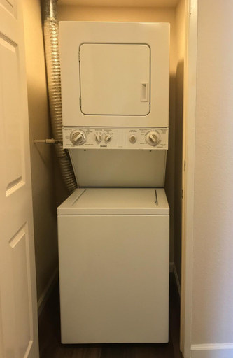 Bathroom 4, The Oasis Resort, Riverside