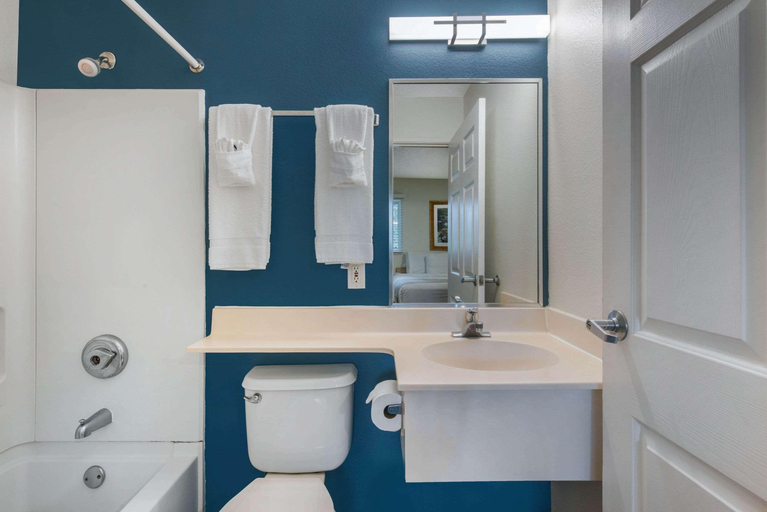Bathroom 4, Suburban Studios Lakeland North I-4, Polk