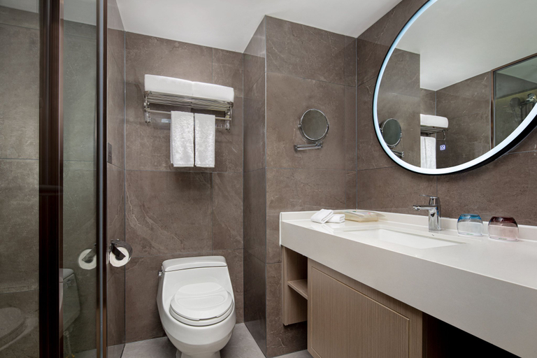 Holiday Inn Chengdu Century City - West Tower, an IHG Hotel - Tap to explore photos