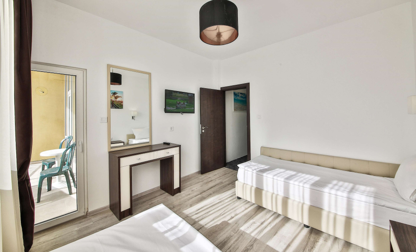 Bedroom 3, Prestige Deluxe Hotel & Aquapark Club - All Inclusive, Varna