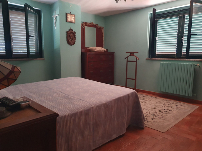 Bedroom 3, AL RIFUGIO, Salerno