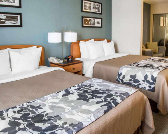 Bedroom 4, Sleep Inn & Suites Davenport Area, Scott