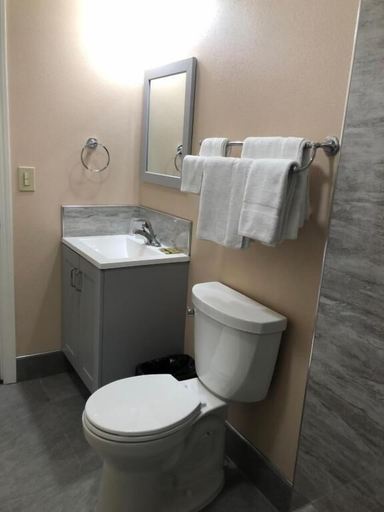 Bathroom 5, Drift Inn, Santa Cruz