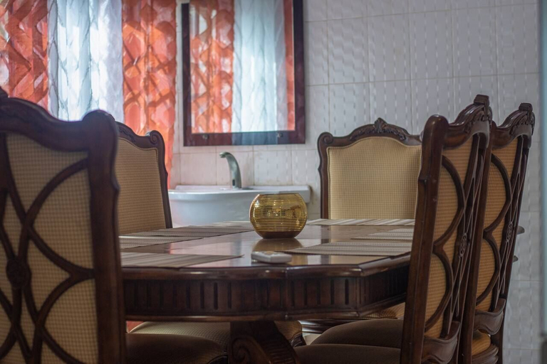 Others 5, Afranasa Inn, Tema