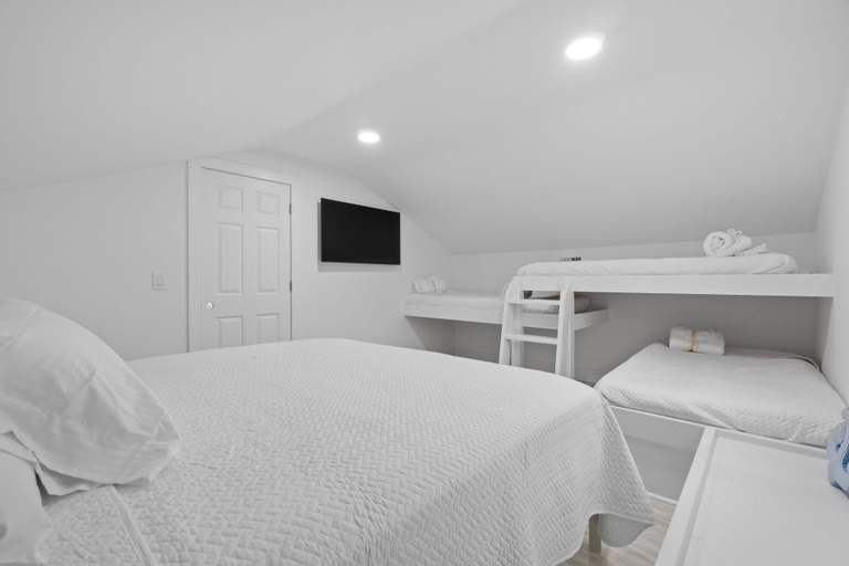 Bedroom 1, Our Derby Dunes, Baldwin