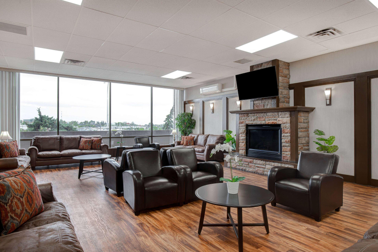 Public Area 2, Days Inn by Wyndham Calgary South, Division No. 6