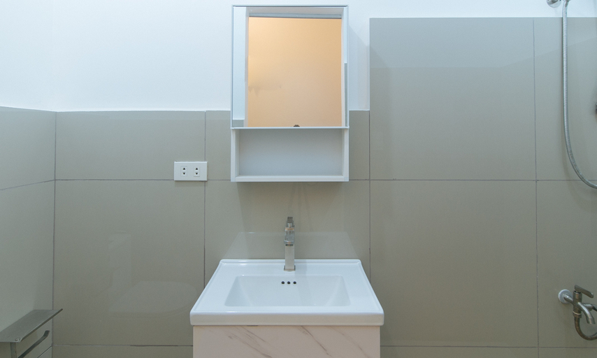 Bathroom 3, Sans Hotel near Enchanted Kingdom Santa Rosa Laguna, Santa Rosa City