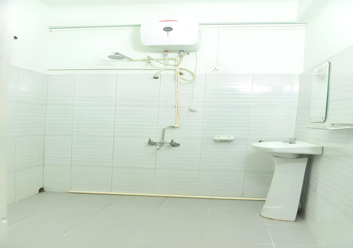 Bathroom 5, Rolyda Guest House, East Khasi Hills