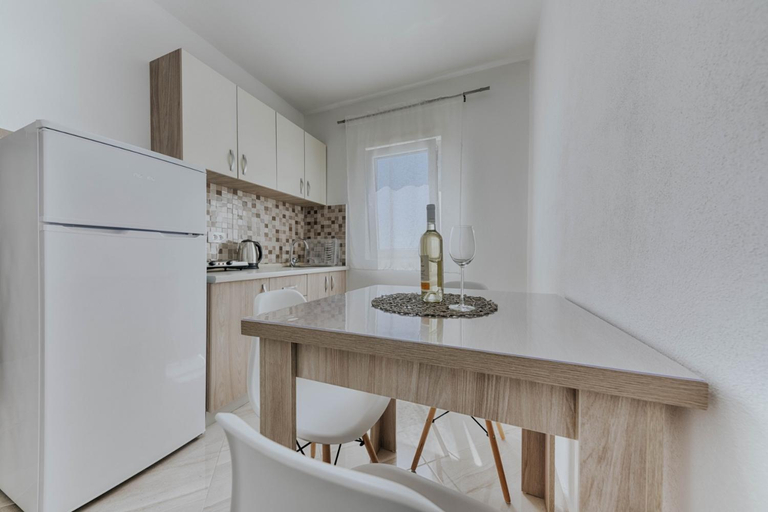 Others 5, Sea Garden Apartments