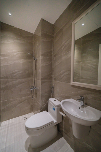 Bathroom 3, The Nguyens - Pink Church View, District 1