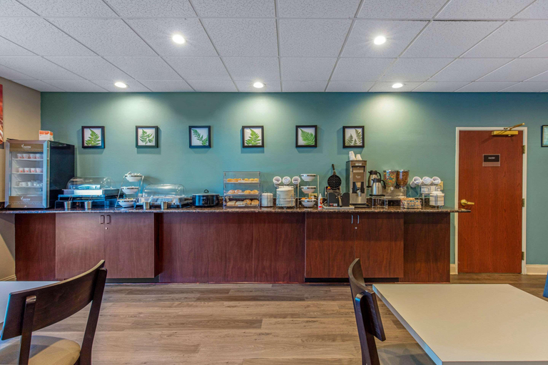 Food & Drinks 5, Sleep Inn & Suites Auburn, Lee
