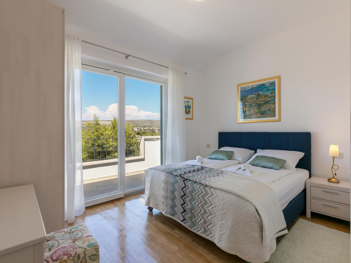 Others 3, Villa on Brac Island near Beach Pool, Milna