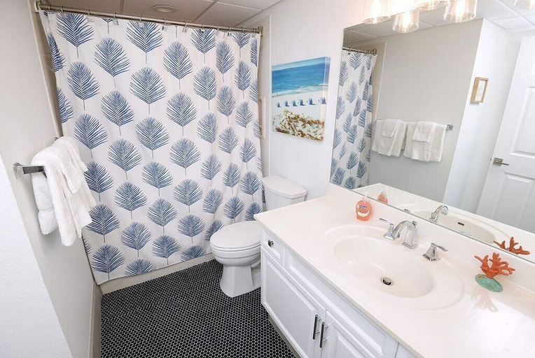 Bathroom 4, Emerald Beach 325, Bay