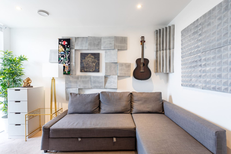 Others 4, Stunning Brentford Penthouse, London