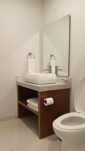 Bathroom 3, Hotel Concordia, Guadalajara
