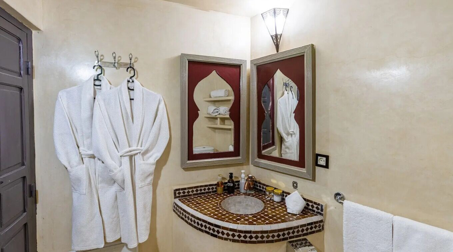 Bathroom 3, riad 4 jardins, Marrakech