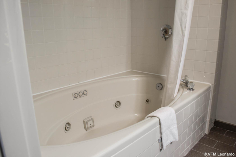 Bathroom 4, Sleep Inn Historic, York