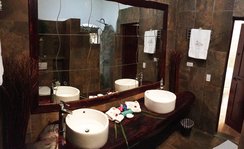 Bathroom 4, Cabrera Chalet boutique hotel, Cabrera
